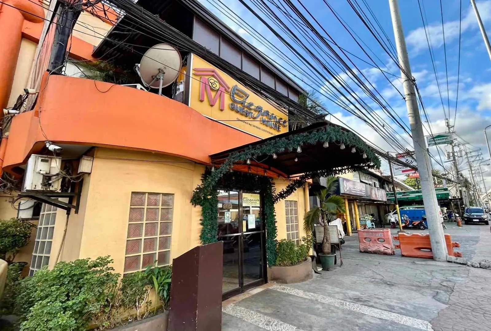 Hotel Elegance Guesthouse Pasay