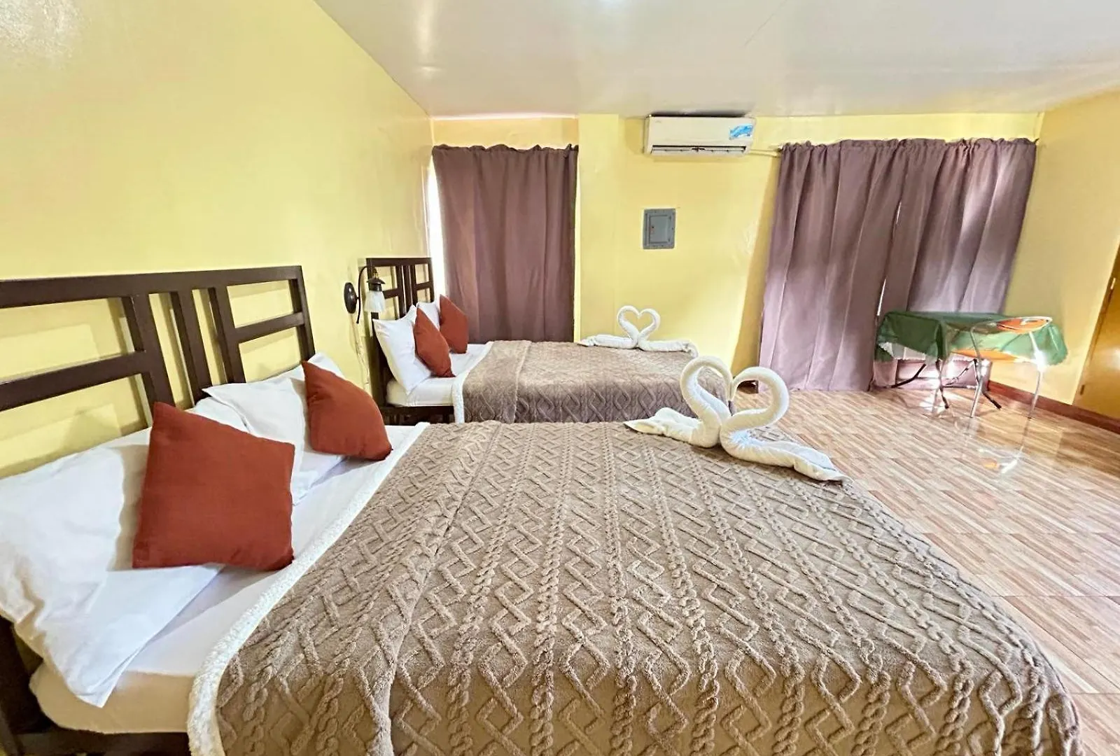 Hotel Elegance Guesthouse Pasay