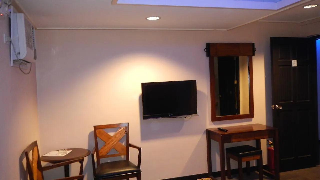 Elegance Guesthouse Pasay 3*,  Philippines