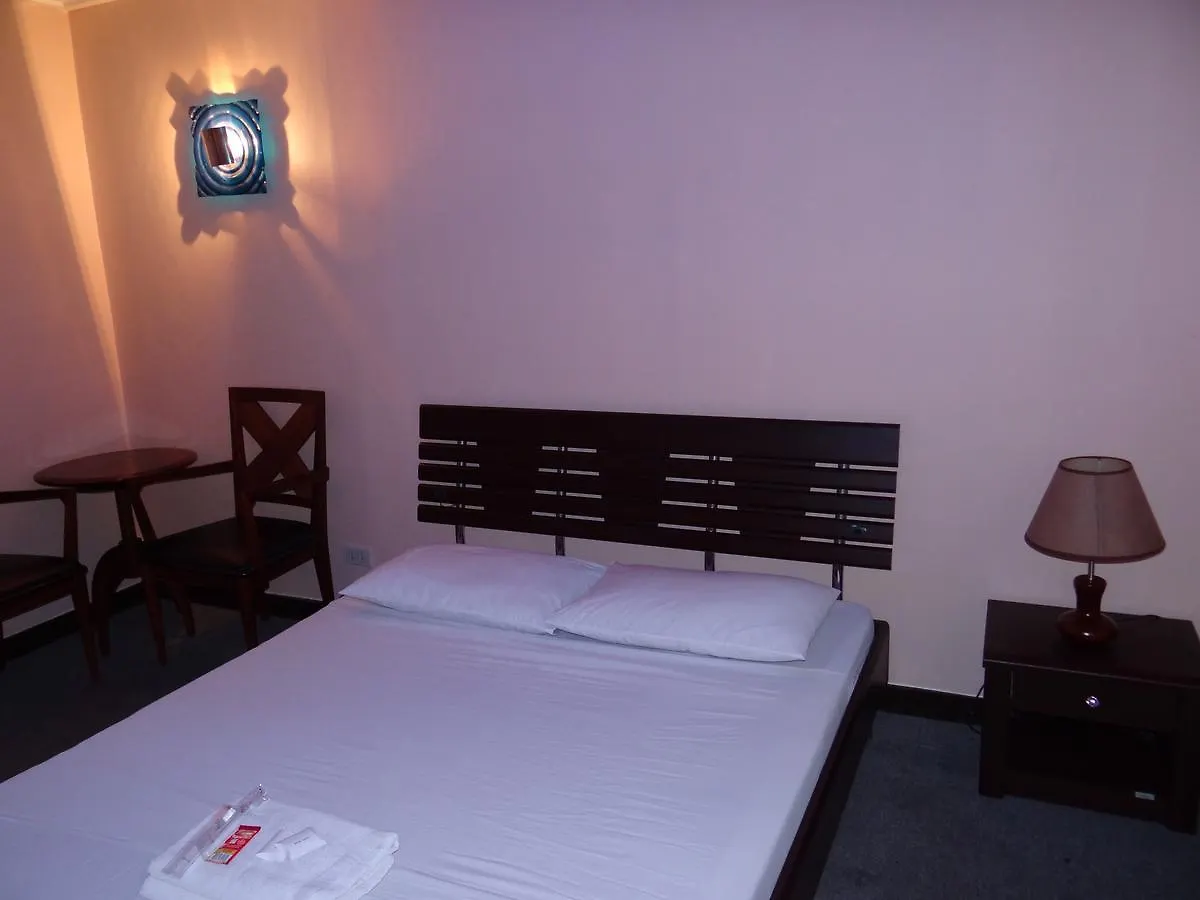 Hotel Elegance Guesthouse Pasay